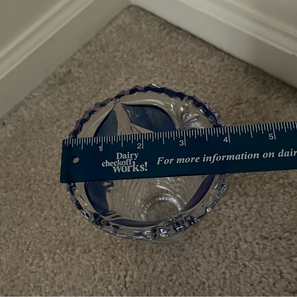 Vintage Anna Hutte Bieikristall crystal pedestal vase with cobalt blue accents. - Picture 3 of 6